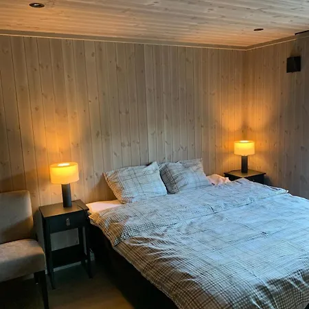 Dom wakacyjny Moderne Og Romslig Familiehytte I