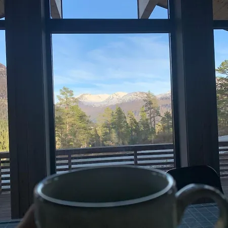 Moderne Og Romslig Familiehytte I * Stryn